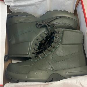 Nike Green Tactical Boots High-Top Design
